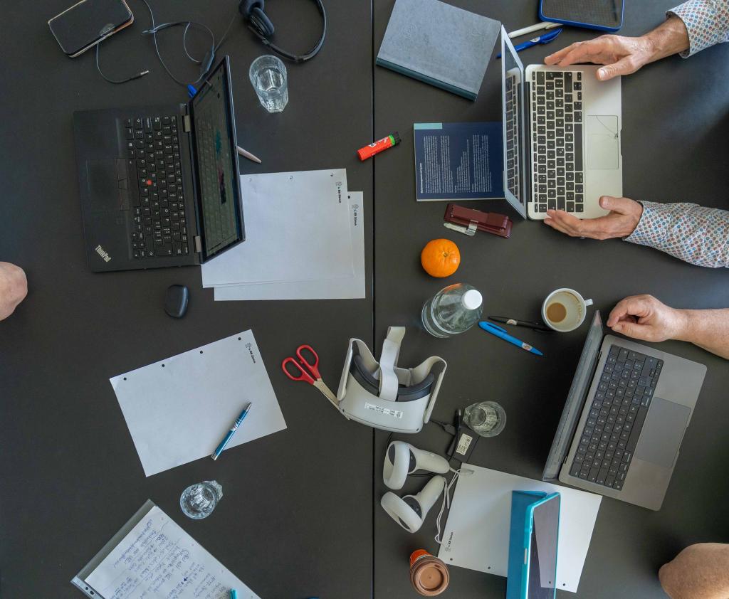 Der eduPromptathon an der EB Z&uuml;rich bringt Menschen aus Bildung und Technologie zusammen &ndash; mit dem Ziel, KI konkret und kreativ f&uuml;r das Lehren und Lernen nutzbar zu machen. Foto: EB Z&uuml;rich