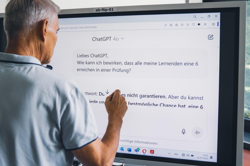 Im Zentrum steht das gemeinsame Experimentieren: Teilnehmende entwickeln im Team praxisnahe Lösungen für den Einsatz von KI in Bildungskontexten. Foto: EB Zürich