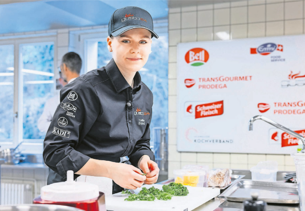 Die Urnerin gehört der Junioren-Nationalmannschaft an, mit der sie am Culinary World Cup 2026 in Luxemburg um Medaillen kämpfen wird. Foto: Gusto24